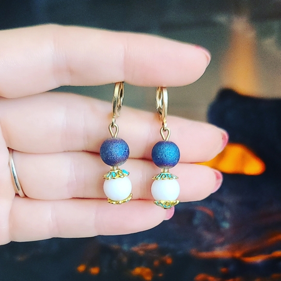 Beautiful White Agate, Frosted Glass earrings ✨ - Picture 3 of 4